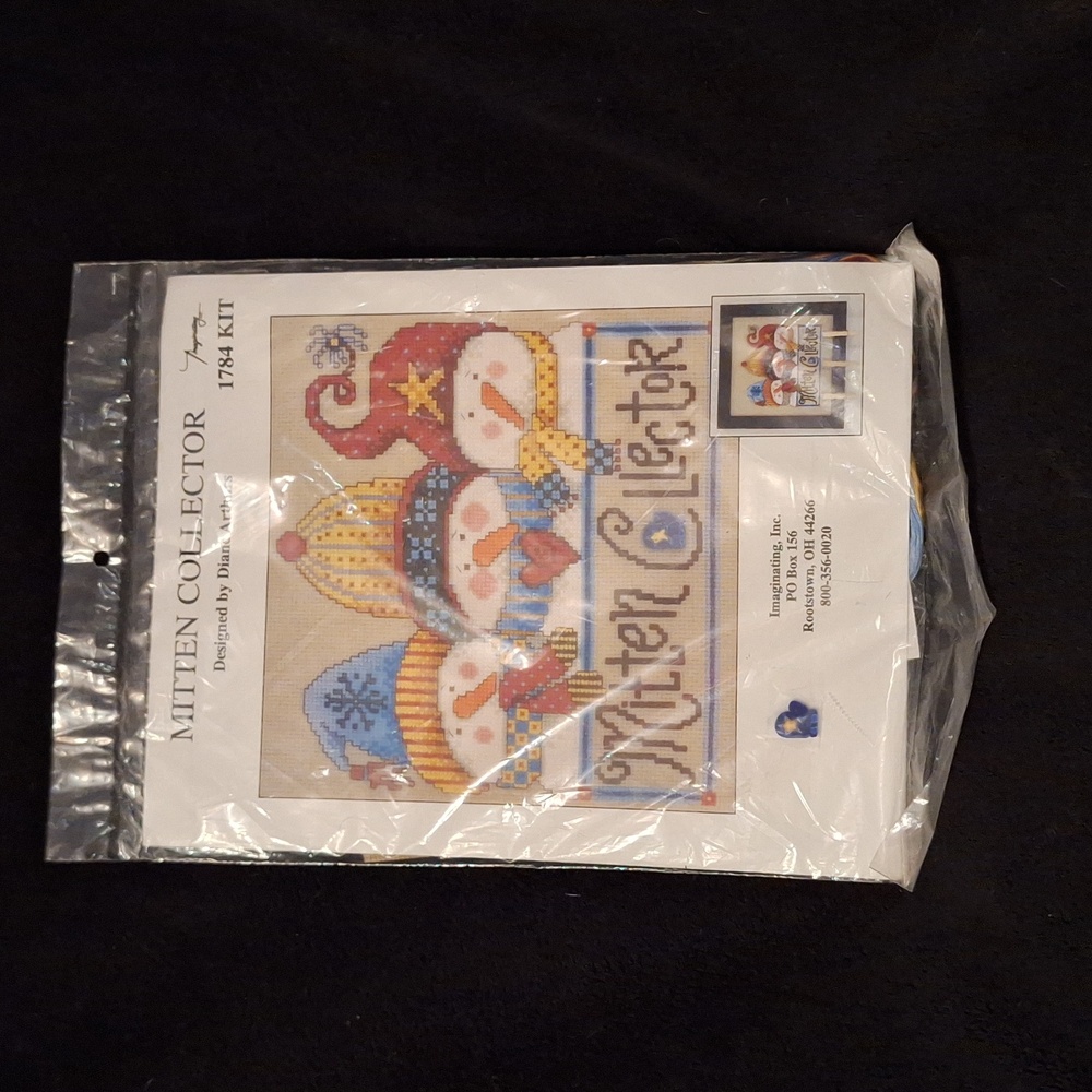 VINTAGE Sealed Unopened Christmas MITTEN COLLECTOR Cross Stitch Imagination Inc.